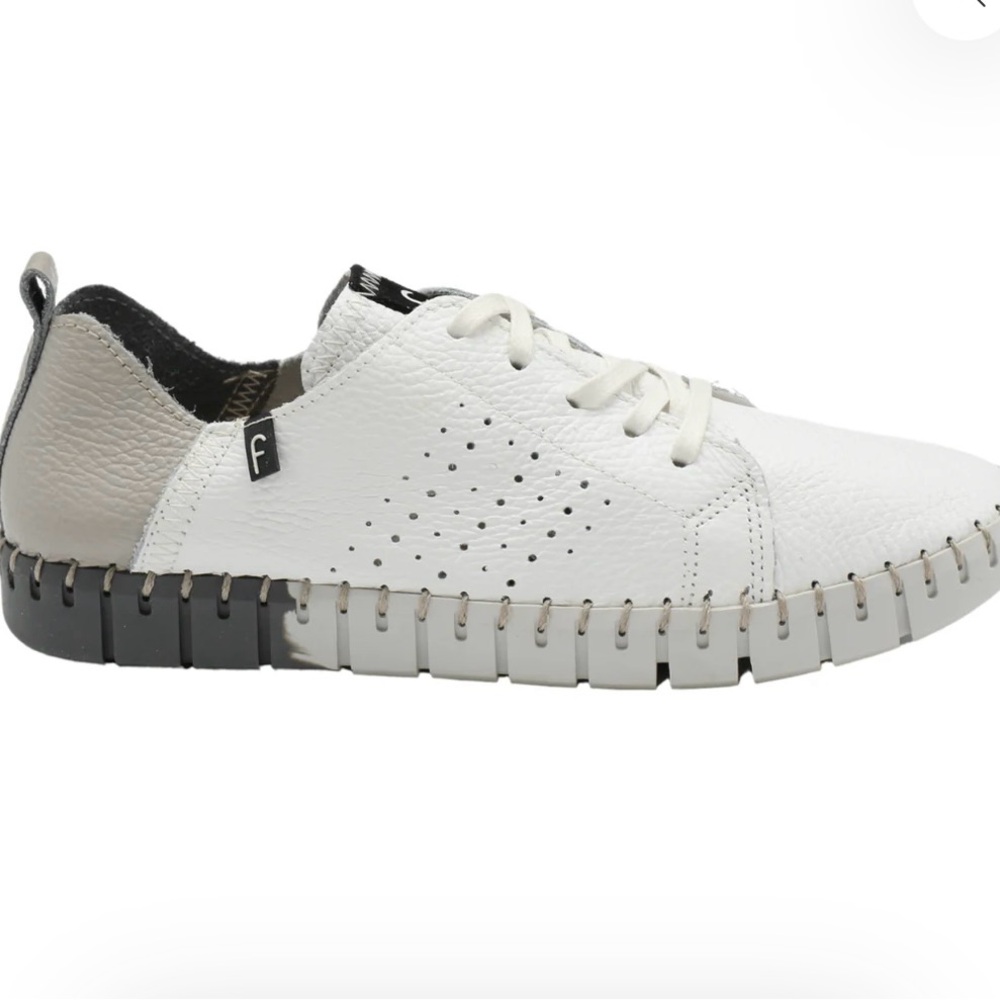 Fabiolas Sadie sneakers